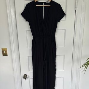 American Eagle Outfitters Black V-Neck Short Sleeve Dress